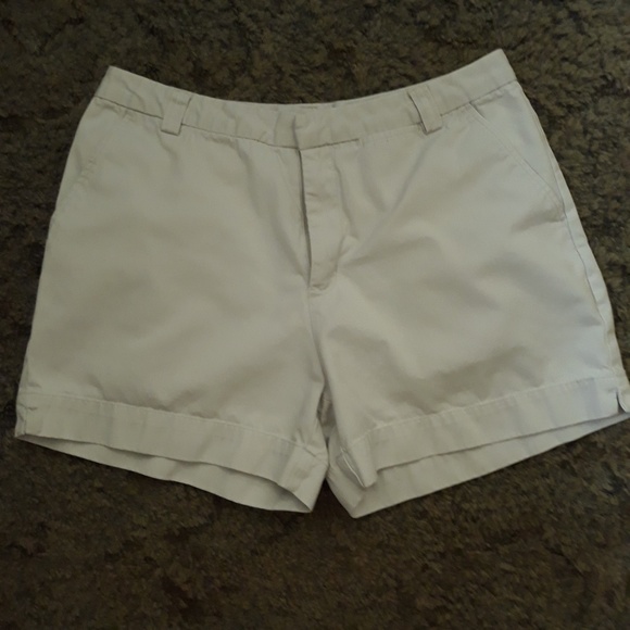Old Navy Pants - Old Navy kahki shorts, size 10